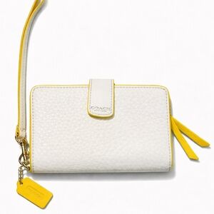 👜💛Coach White & Yellow Pebbled Leather Wristlet Wallet | Gently Used